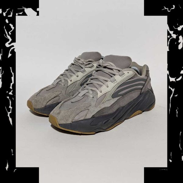 Adidas Yeezy Boost 700